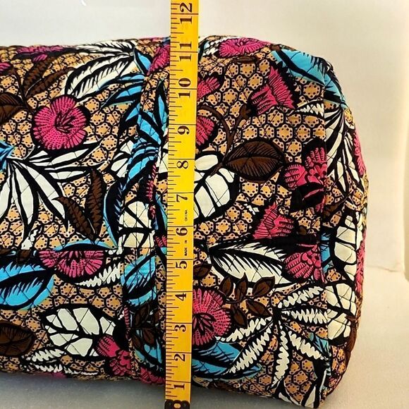 VERA BRADLEY Large Floral Quilted Light-weight Travel Overnighter Travel Duffle - Picture 6 of 11